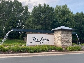 11775 Vermillion St NE in Blaine, MN - Building Photo - Building Photo