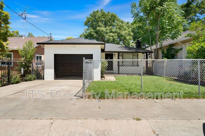 3041 San Carlos Wy in Sacramento, CA - Building Photo