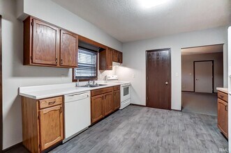 11712 Tonkel Rd in Fort Wayne, IN - Building Photo - Building Photo