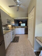 414 Laurel Lake Dr in Venice, FL - Building Photo - Building Photo