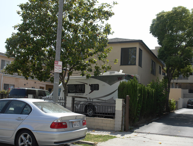 613 N St Andrews Pl in Los Angeles, CA - Building Photo - Building Photo