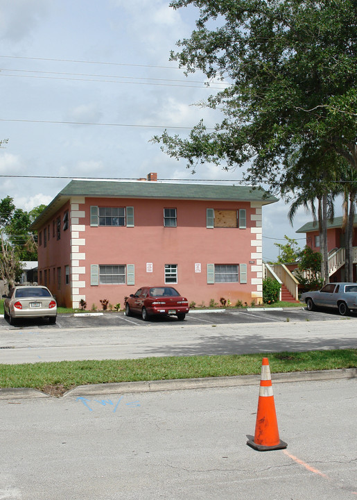 2201 NW 64th Ave in Fort Lauderdale, FL - Building Photo