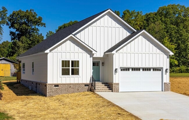 7155 Sawyer Rd in Signal Mountain, TN - Building Photo - Building Photo