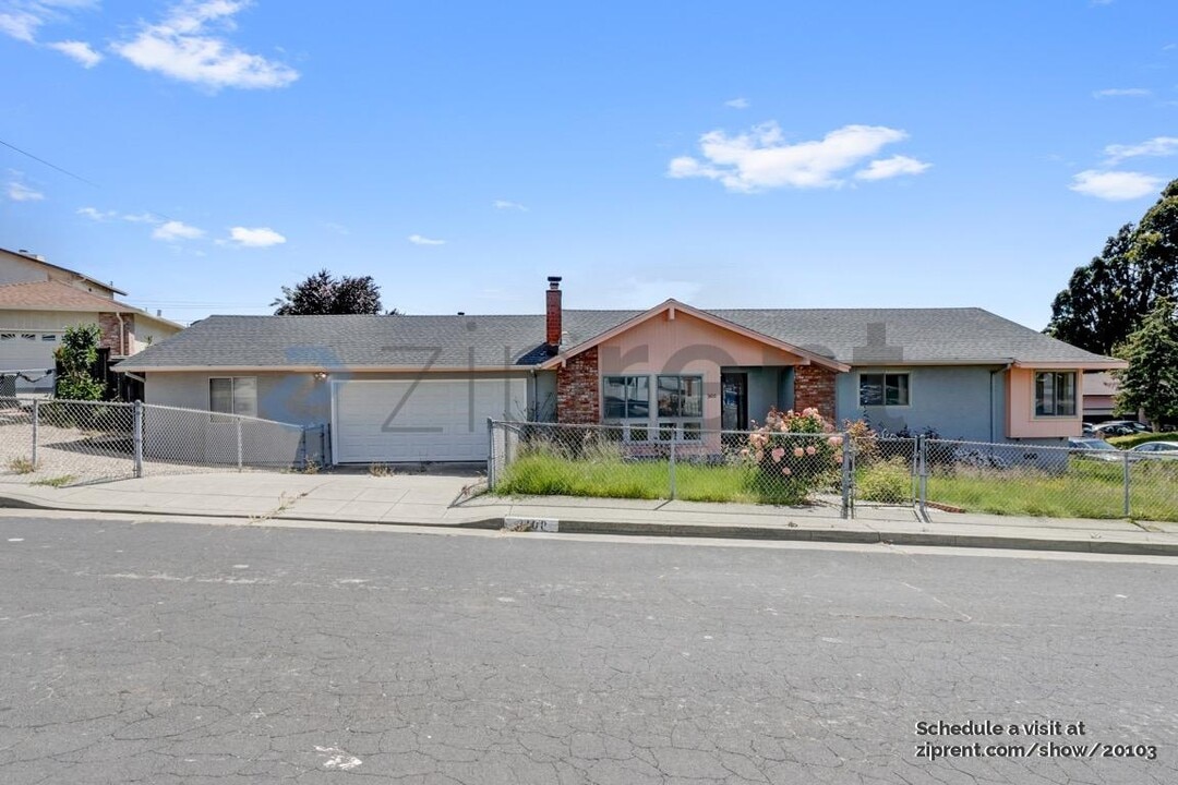 3100 Ascot Ct in Richmond, CA - Foto de edificio