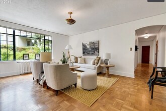 2336 SW Osage St, Unit 606 in Portland, OR - Building Photo - Building Photo