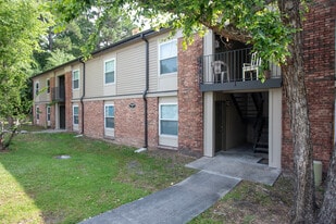 Palmetto Gardens in Columbia, SC - Building Photo