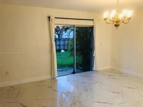 17190 SW 94th Ave in Palmetto Bay, FL - Building Photo - Building Photo