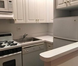 225 E 83rd St-Unit -#4-4 in New York, NY - Building Photo - Building Photo