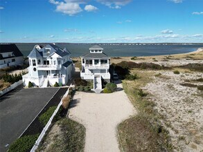 750 Dune Rd in Westhampton Beach, NY - Building Photo - Building Photo
