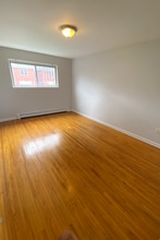 815 Throggs Neck Expy, Unit 2nd Floor in Bronx, NY - Building Photo - Building Photo
