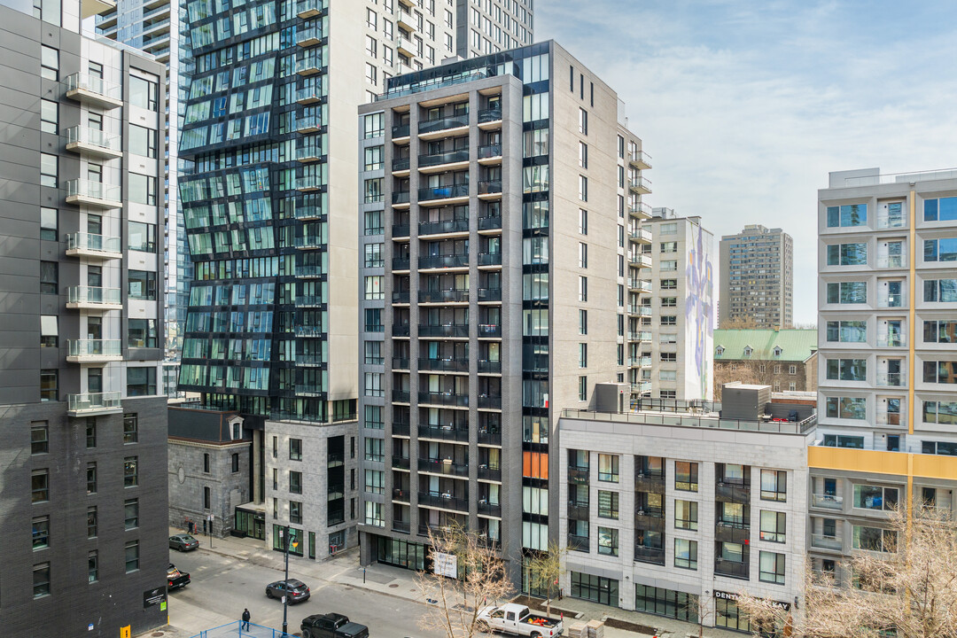 Le George in Montréal, QC - Building Photo