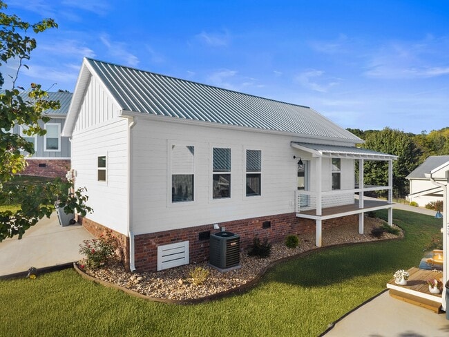 property at 219 Auttie Cir