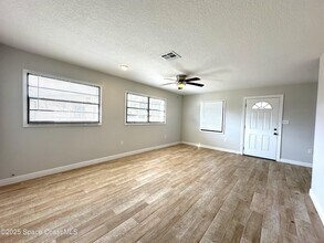 2909 Zephyr Ln in Melbourne, FL - Foto de edificio - Building Photo