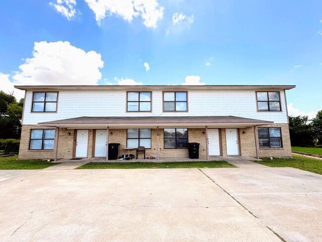 1208 Monroe Loop