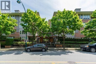 801 KLAHANIE DRIVE 311 in Port Moody, BC - Building Photo