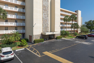 Meadowbrook Lakes View Condominiums in Dania Beach, FL - Building Photo - Building Photo