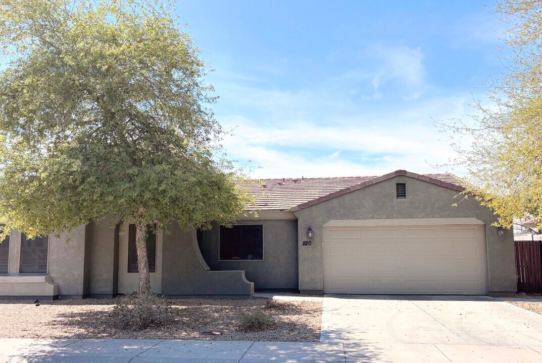220 N Wesley in Mesa, AZ - Building Photo