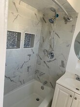 1915 Warfield Ave, Unit 4 in Redondo Beach, CA - Foto de edificio - Building Photo