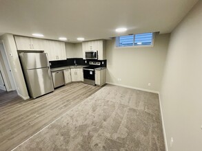 148 Magnolia Terr SE in Calgary, AB - Building Photo - Building Photo