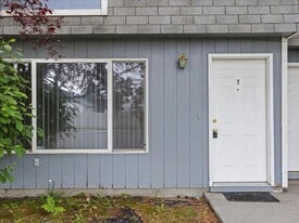 400 S Morain St in Kennewick, WA - Building Photo