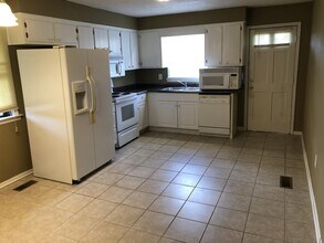 6511 W Oak Hwy in Westminster, SC - Building Photo - Building Photo