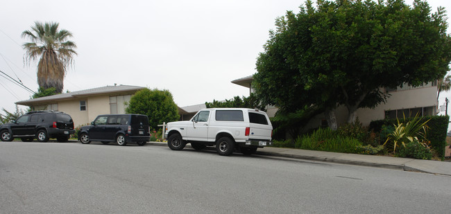 300 Mockingbird Ln in South Pasadena, CA - Foto de edificio - Building Photo