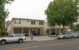Montana in Santa Monica, CA - Building Photo