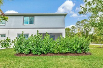 601 Waters Edge Ln in Port St. Lucie, FL - Building Photo - Building Photo