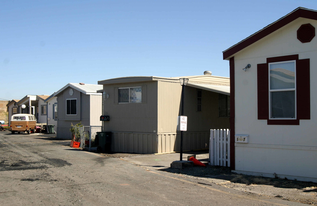 Sea Breeze Mobile Home Park in Suisun City, CA - Building Photo