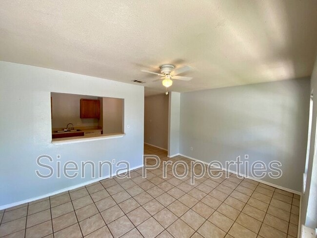 6506 Santos St in Austin, TX - Building Photo - Building Photo
