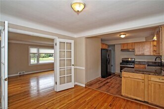 21015 Halworth Rd in Shaker Heights, OH - Building Photo - Building Photo