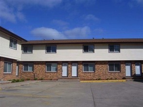 1102 Hollywood Blvd in Iowa City, IA - Building Photo - Building Photo