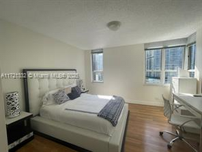 701 Brickell Key Blvd, Unit # 2304 in Miami, FL - Foto de edificio - Building Photo