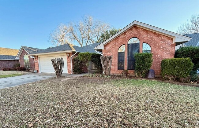 405 Edwards Dr in Norman, OK - Building Photo - Building Photo