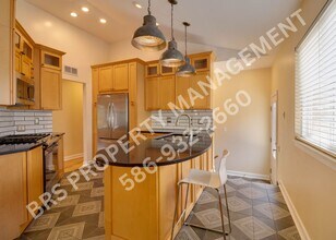 1929 Cresthill Ave in Royal Oak, MI - Building Photo - Building Photo