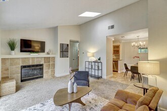 130 Eastridge Dr in San Ramon, CA - Building Photo - Building Photo