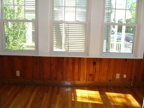 66 Brock St, Unit 1 in Boston, MA - Foto de edificio - Building Photo