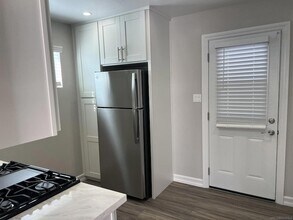 122 Jefferson Ave in Chula Vista, CA - Foto de edificio - Building Photo