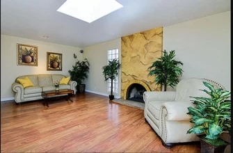334 Los Pinos Way in San Jose, CA - Building Photo - Building Photo
