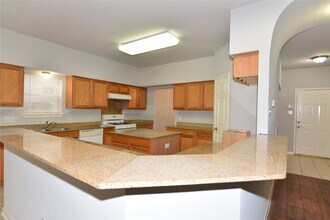 6807 Turtlewood Dr in Houston, TX - Building Photo - Building Photo