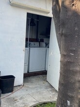 3606 Santa Ana St, Unit 3606 in South Gate, CA - Foto de edificio - Building Photo