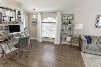 166 Woodlake Cir in Greenacres, FL - Building Photo - Building Photo