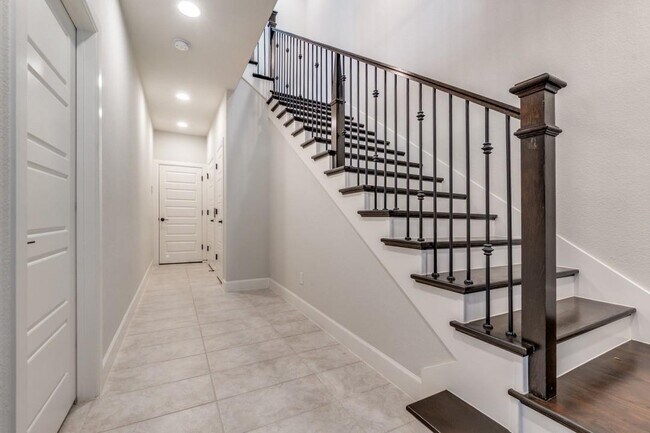 8202 Laflin Ln in Dallas, TX - Building Photo - Building Photo