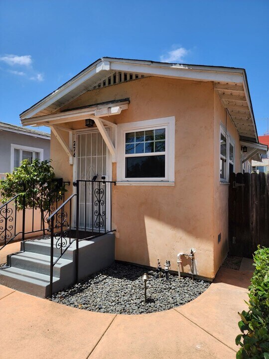 276 C Ave in Coronado, CA - Foto de edificio