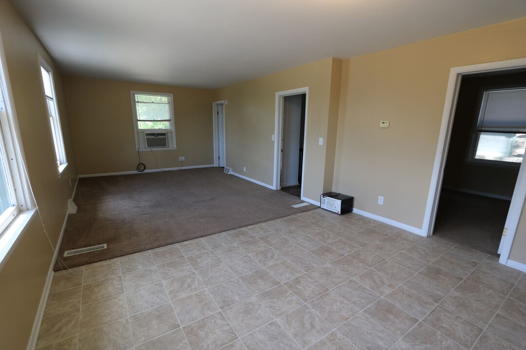 902 N 4th St in Burlington, IA - Building Photo