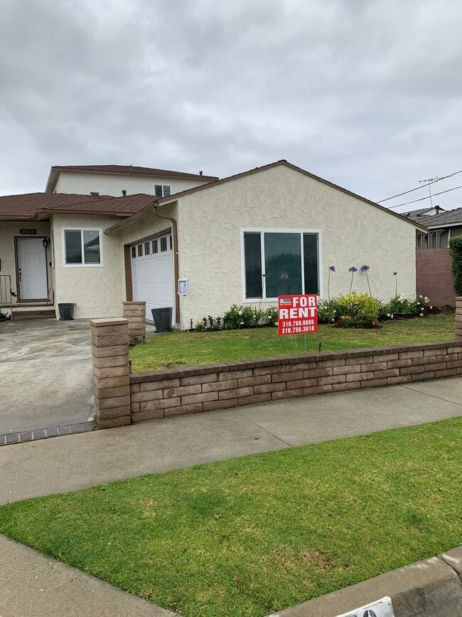 property at 25039 Eshelman Ave