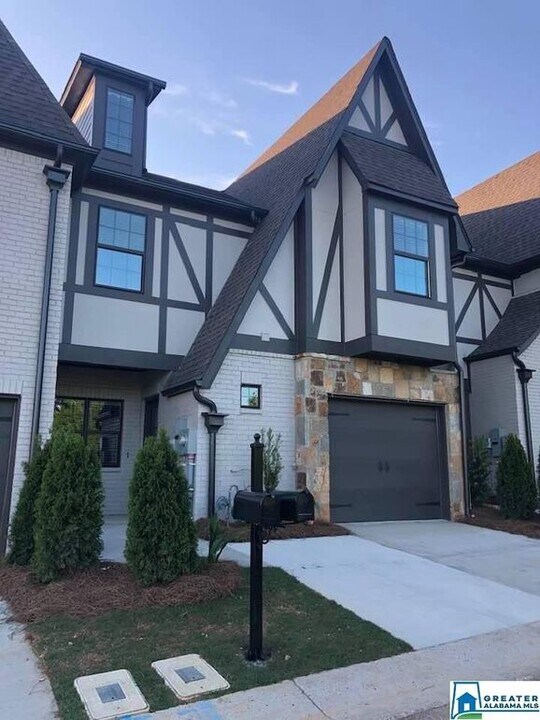 4215 Lennox Dr in Birmingham, AL - Building Photo