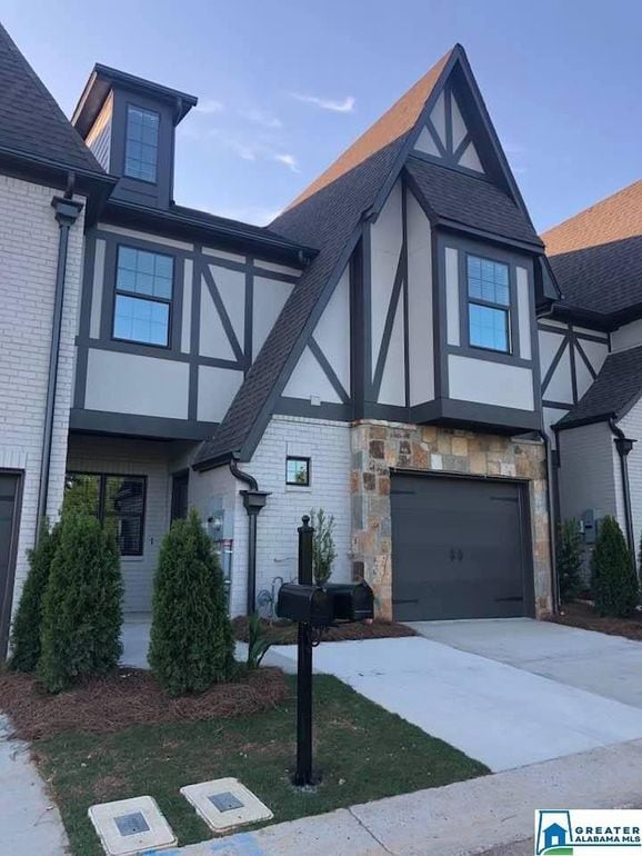 property at 4215 Lennox Dr