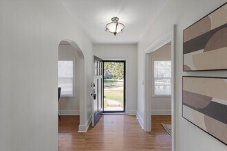 6811 Minne Lusa Blvd in Omaha, NE - Building Photo - Building Photo