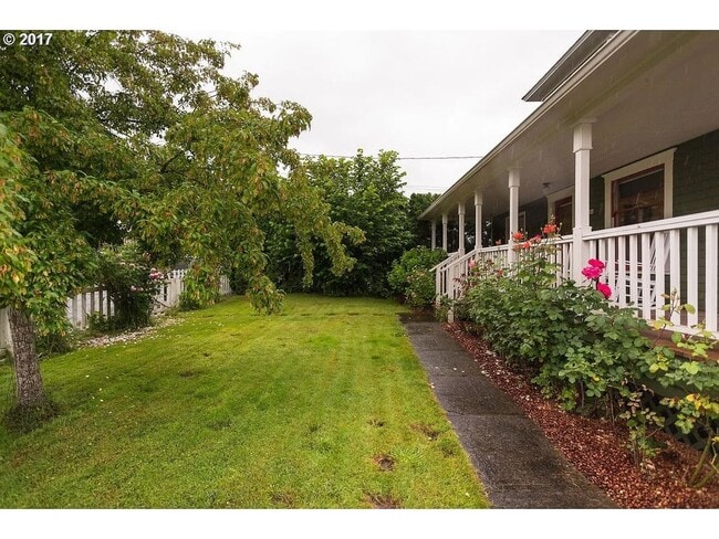 606 Hulet Ave in Newberg, OR - Building Photo - Building Photo